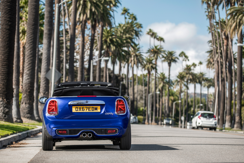 Illustration for article titled The 2019 Mini Cooper Is So British It Will Set Up Colonies And Has Very Strong Opinions About Cricket